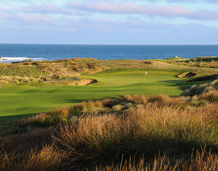The par-4 sixth at ocean dunes plays right down to the shores of the Bass Strait. Picture: Maddi Reed.