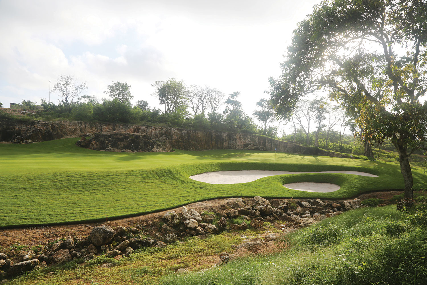 All the usual hazards of a full-length course are in play at Bukit Pandawa.