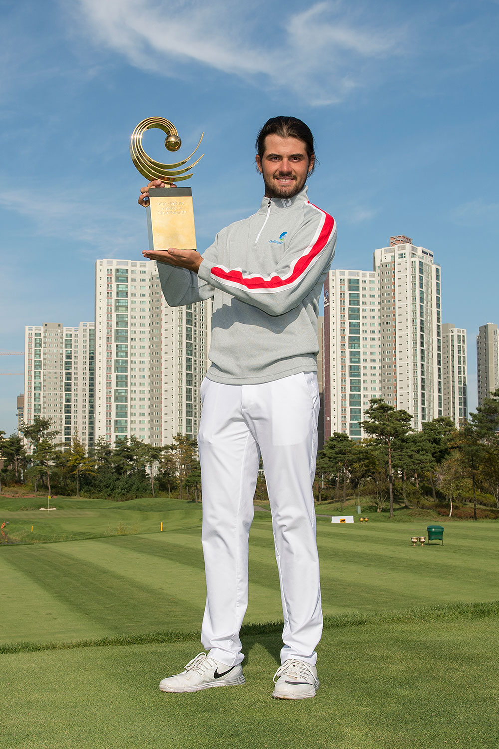 Curtis Luck became the second Australian to win the Asia-Pacific Amateur Championship.