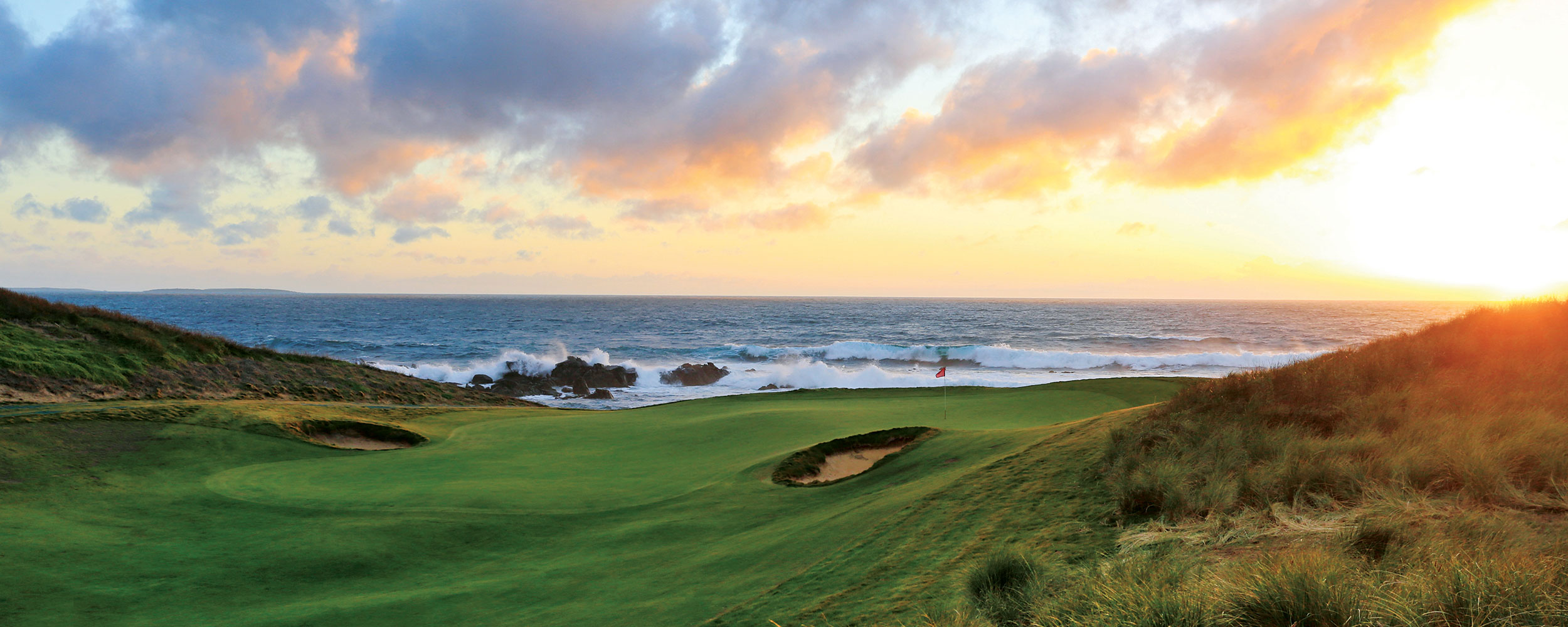 The 10th green provides a spectacular ocean backdrop while displaying dramatic contours of its own.