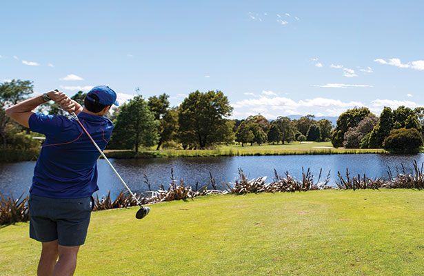 Country Club Tasmania is just 10 minutes from Launceston airport and the perfect way to start your Tasmanian golf adventure.
