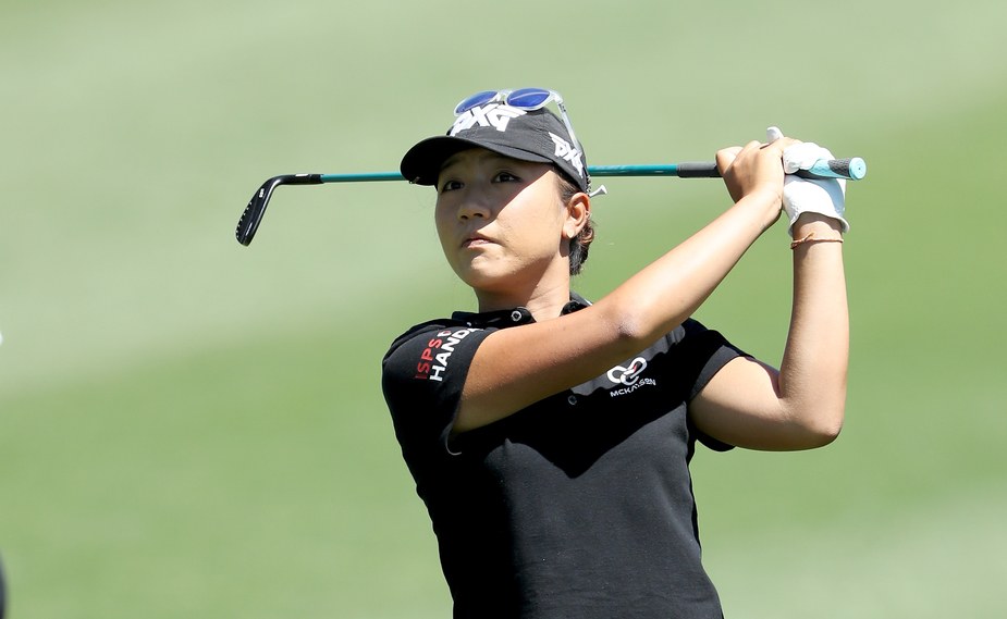 Lydia Ko fires another caddie