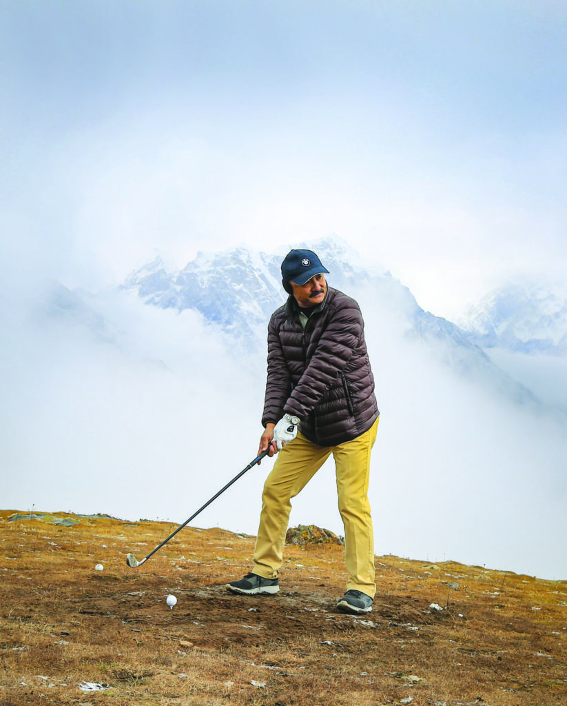 Nepal: Tee time at 13,943 feet