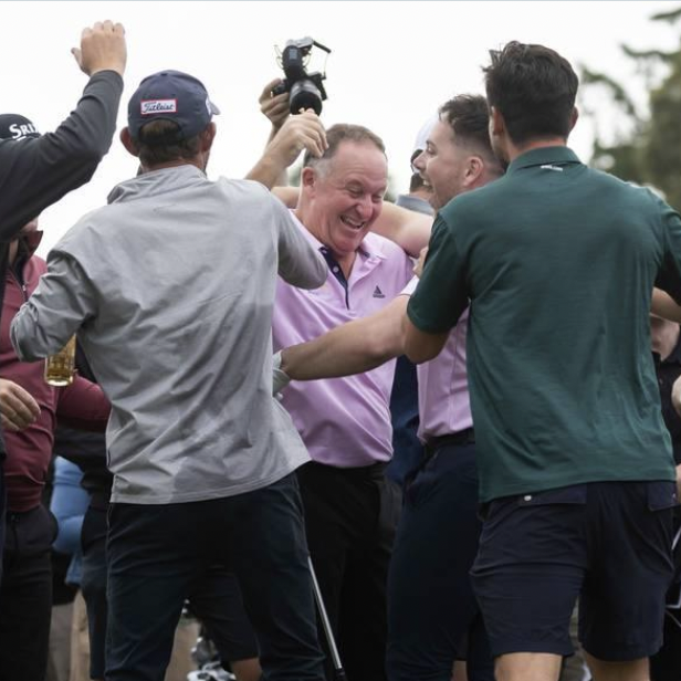 former-new-zealand-prime-minister-john-key-makes-hole-in-one-with-cameras-rolling,-becomes-instant-golf-legend