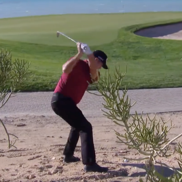 we’re-not-quite-sure-how-scott-hend-pulled-off-this-spectacular-sand-shot