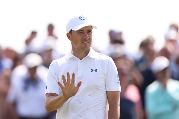 Players 2023: Jordan Spieth sneaks inside the cut line thanks to a fan’s knee and a heroic eagle chip-in