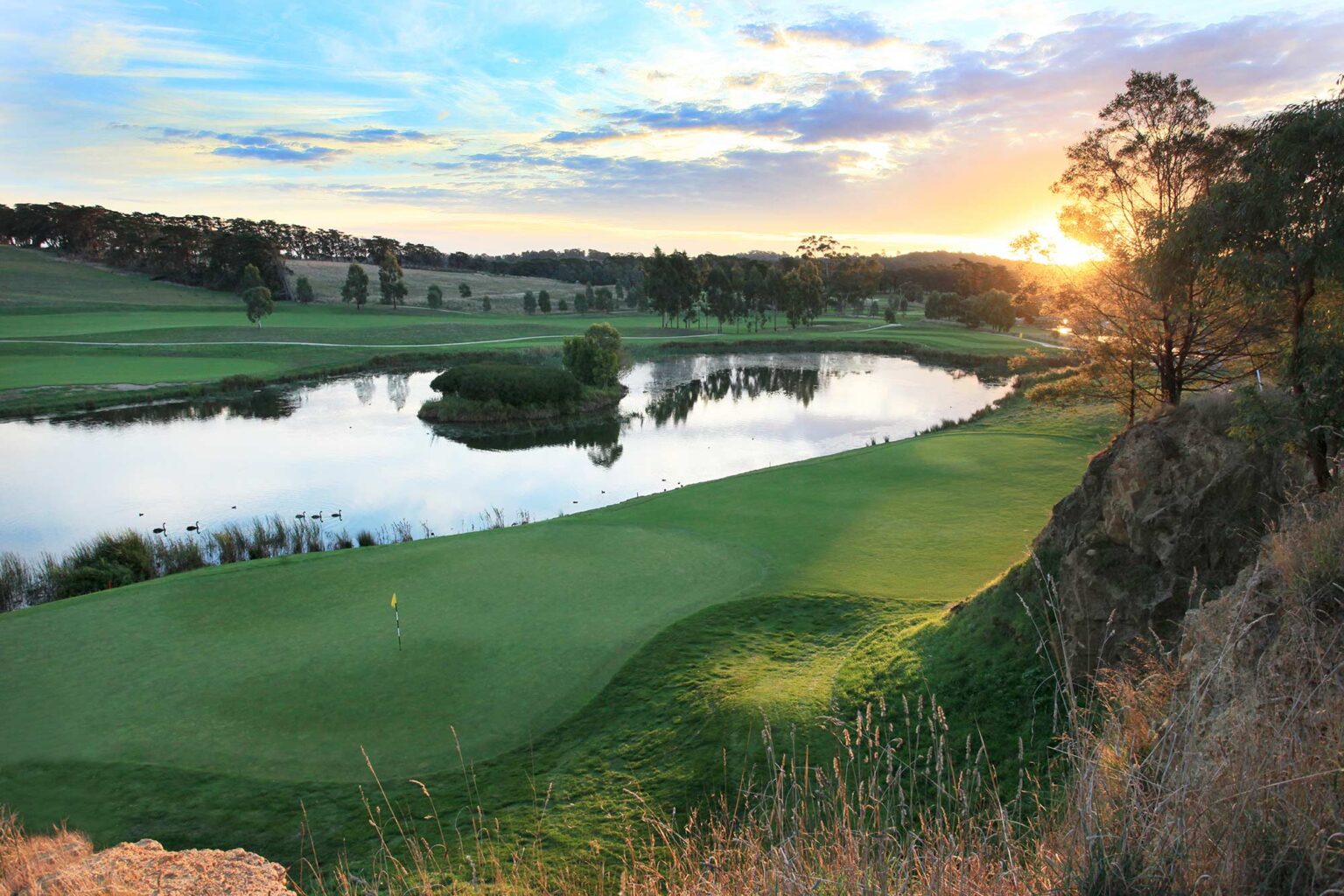 Australian Golf Digest Review of Heritage Golf and Country Club