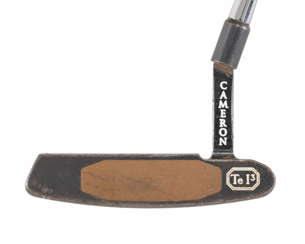 these-two-tiger-woods-putters-from-the-late-1990s-auctioned-for-more-than-$200,000-each