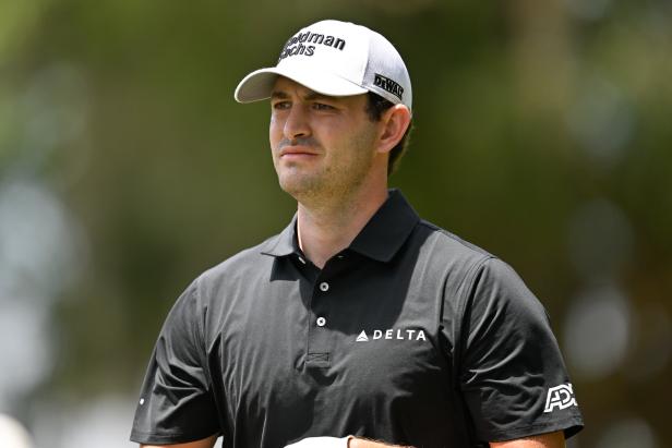 patrick-cantlay-attempts-insane-chip-every-tv-announcer-said-he-should-not,-pulls-it-off-with-crazy-result