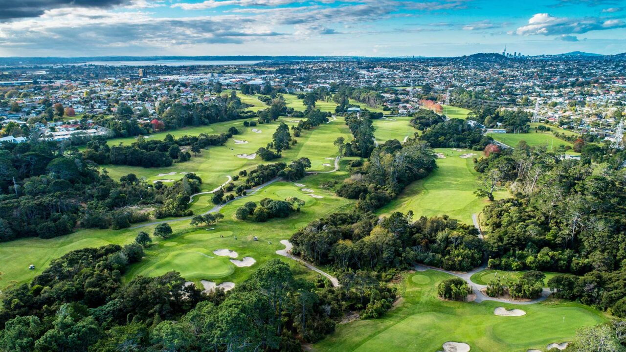  Drive, Play & Stay – Australian Golf Digest Illustration 