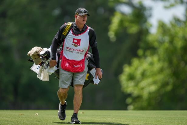 caddie-joe-lacava-is-already-moonlighting-on-patrick-cantlay,-taking-nelly-korda’s-bag-for-one-week-on-the-lpga-tour