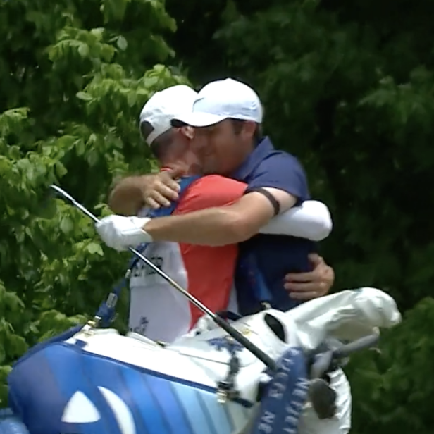 the-crowd’s-reaction-to-scottie-scheffler’s-hole-in-one-is-priceless