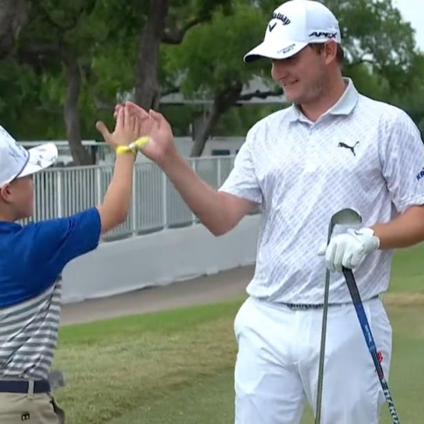 emiliano-grillo-nearly-blew-a-pga-tour-win.-what-he-did-next-then-to-make-these-kids’-day-was-truly-special