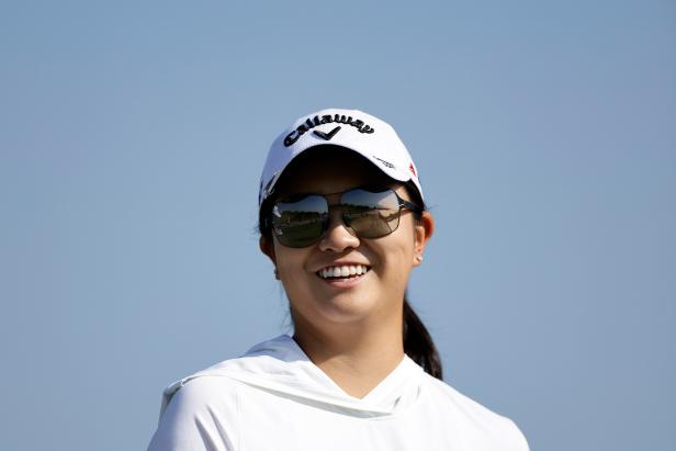 rose-zhang’s-professional-debut-opens-as-expected,-with-plenty-of-promise