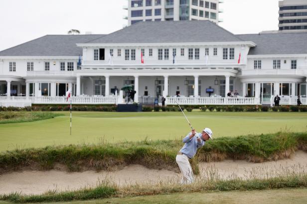 us.-open-2023:-the-18th-at-lacc-looks-and-sounds-very-different-than-any-other-last-hole-in-majors
