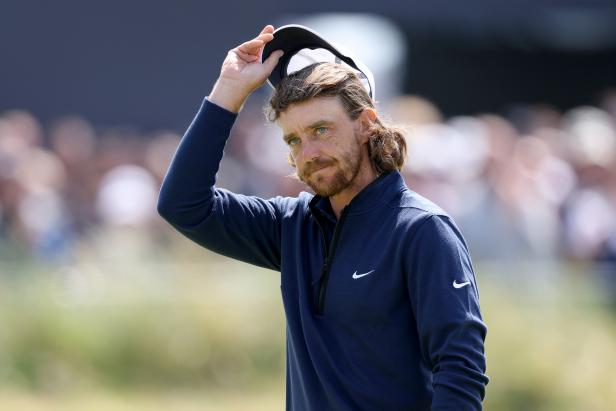 british-open-2023:-tommy-fleetwood-opens-with-66-after-getting-an-earful-from-his-caddie-about-being-‘hometown’-favorite