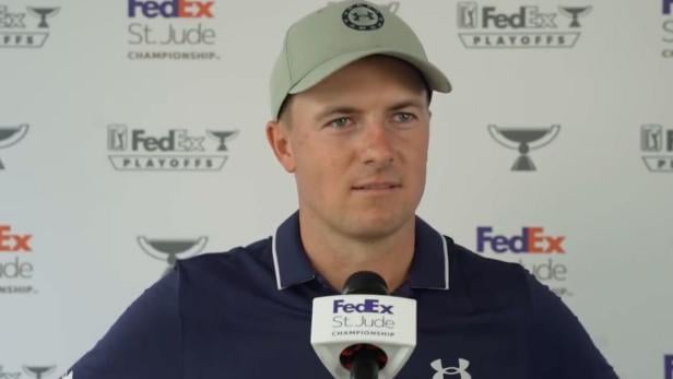 watch-jordan-spieth-talk-about-phil-mickelson’s-gambling-stories-only-to think-twice in-mid-sentence