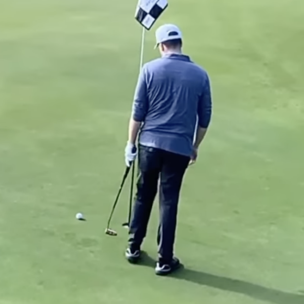 golfer-gets-insanely-good-bounce,-somehow-still-manages-to-miss-tap-in-birdie-for-painful-par