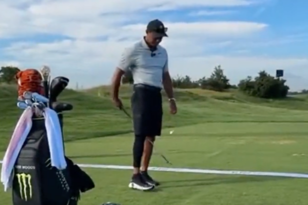 tiger-woods-seen-juggling-balls-on-liberty-national-range,-golf-fans-lose-their-minds