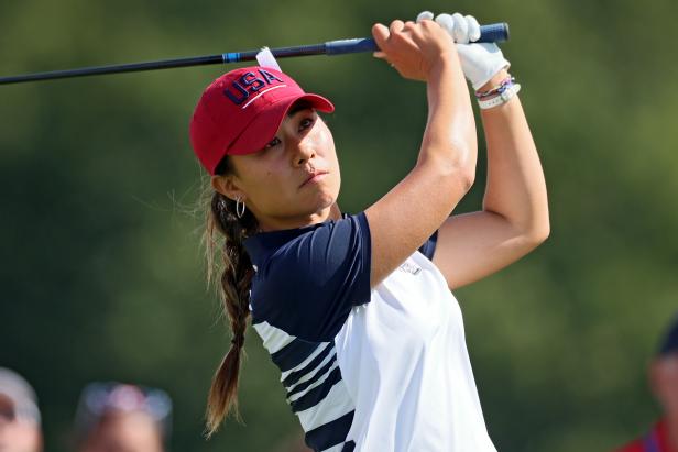 danielle-kang-is-in-spain-for-the-2023-solheim-cup.-her-clubs,-however,-missed-their-connecting-flight