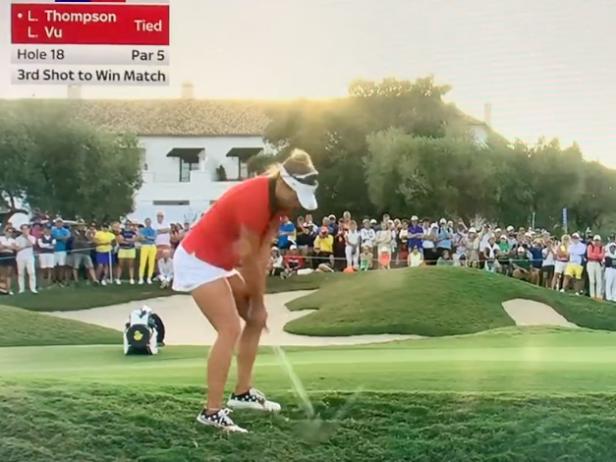 lexi-thompson-shanks-chip-shot-in-crucial-solheim-cup-moment,-almost-hits-her-teammate-and-their-caddies