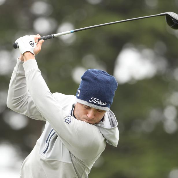 a-cold-weather-golf-guide:-how-to-play-your-best-when-temperatures-are-down
