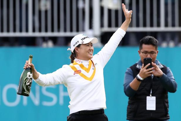 minjee-lee-wins-in-playoff,-securing-10th-lpga-tour-win-and-place-in-australian-golf-history