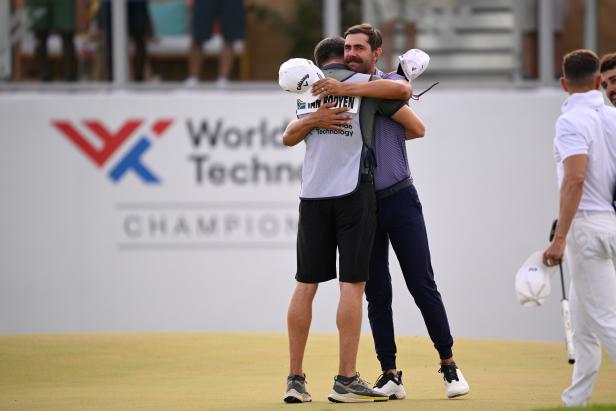watch-erik-van-rooyen’s-emotional-interview-after-making-a-72nd-hole-eagle-to-win