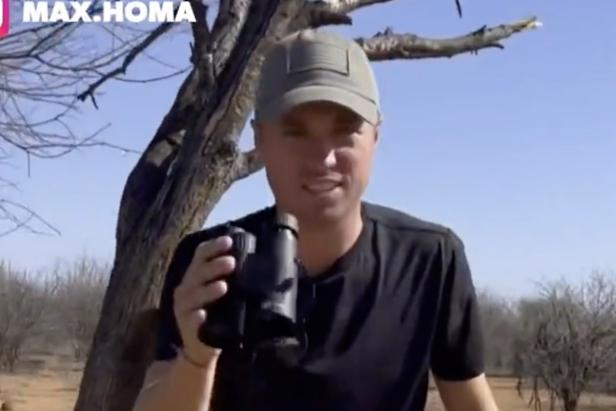 watch-justin-thomas-do-his-best-steve-irwin-impression-while-on-safari-in-africa-with-max-homa