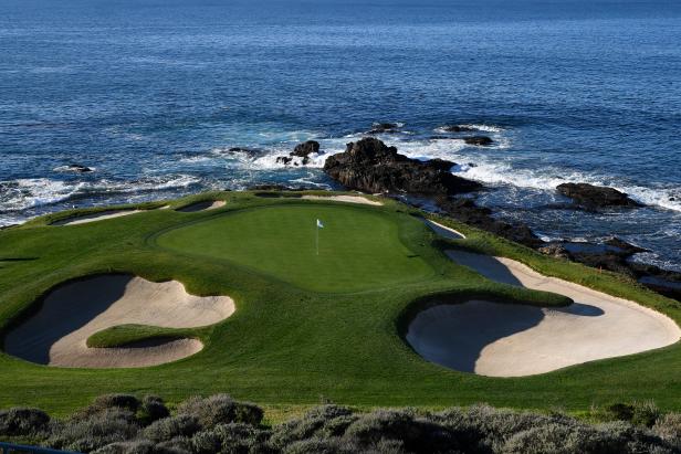 golfer-who’s-only-played-nine-holes-in-their-life-invited-to-play-pebble-beach,-is-understandably-freaking-out-a-bit