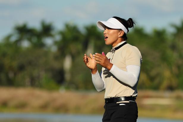 she-just-won-$2-million-at-the-lpga’s-tour-championship.-now-amy-yang-is-caddieing-at-q-school