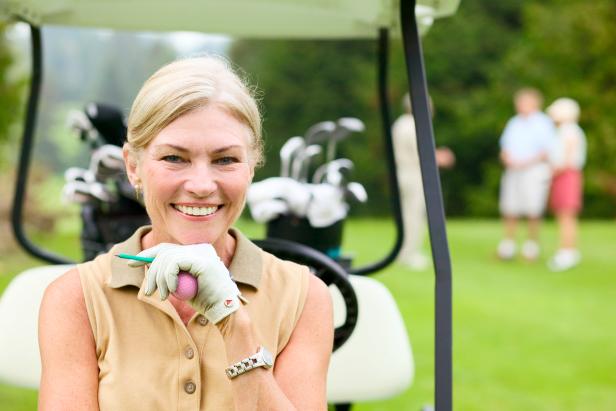 golfer-gets-paired-with-woman-bullied-by-his-mother,-story-gets-even-weirder-(and-more-nsfw)-from-there