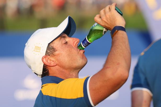 reddit-golf-content-of-the-week:-is-drinking-on-the-course-actually-bad?