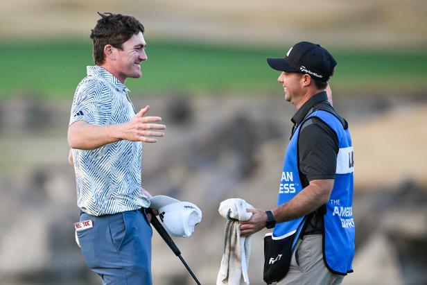 nick-dunlap’s-caddie-hit-him-(and-his-mom)-with-an-all-time-dagger-before-his-final-putt
