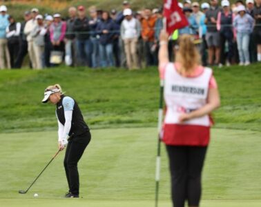 brooke-henderson-relies-on-this-unorthodox-chip-shot.-it’s-easy-to-copy