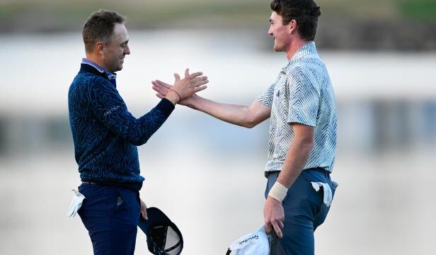 justin-thomas-needles-new-pro-nick-dunlap-while-sharing-friendly-advice-ahead-of-pebble-debut