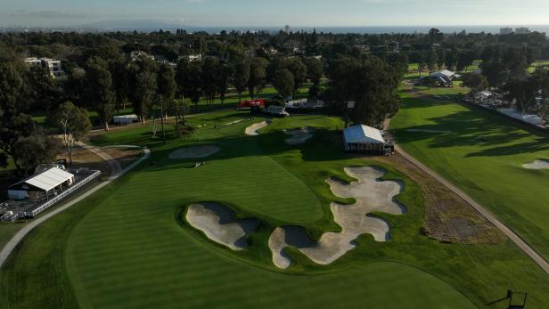 justin-thomas’-unique-riviera-10th-hole-strategy,-explained
