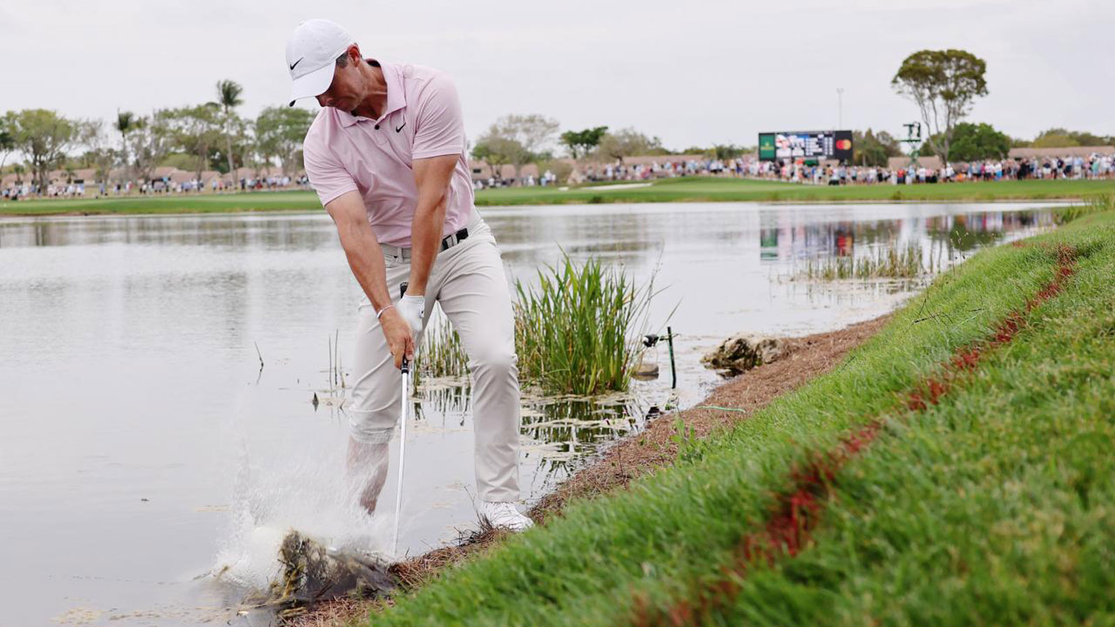 Watch Rory McIlroy suffer a triple-bogey water disaster at 'The Bear ...