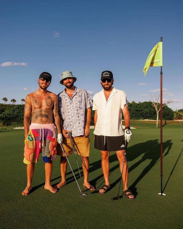 8-shorts-inspired-by-justin-bieber’s-golf-moment-that-will-make-people-forget-they-don’t-have-a-shirt-on