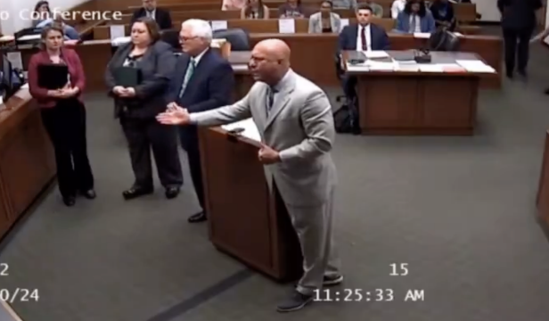 video-of-scottie-scheffler’s-lawyer-and-the-county-prosecutor-arguing-about-a-court-date-is-the-golf-drama-we-didn’t-know-we-needed