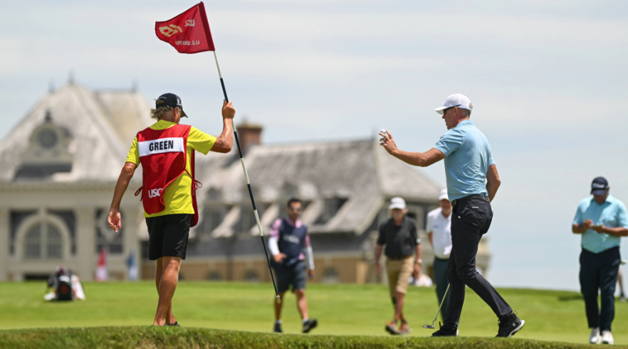 Richard Green on top after first round of US Senior Open – Australian Golf Digest