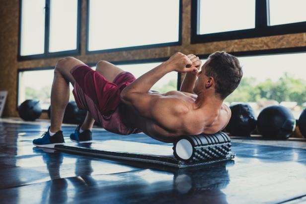 feeling-sore?-here’s-everything-you-need-to-know-about-foam-rolling