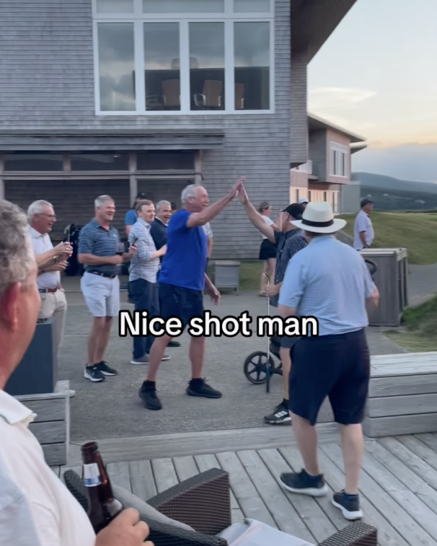 Golfer interrupts dinner with wild shot, deftly chips off patio to delight of onlookers – Australian Golf Digest